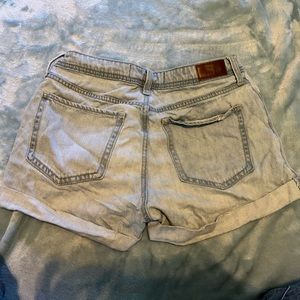 HOLLISTER shorts. Size 28